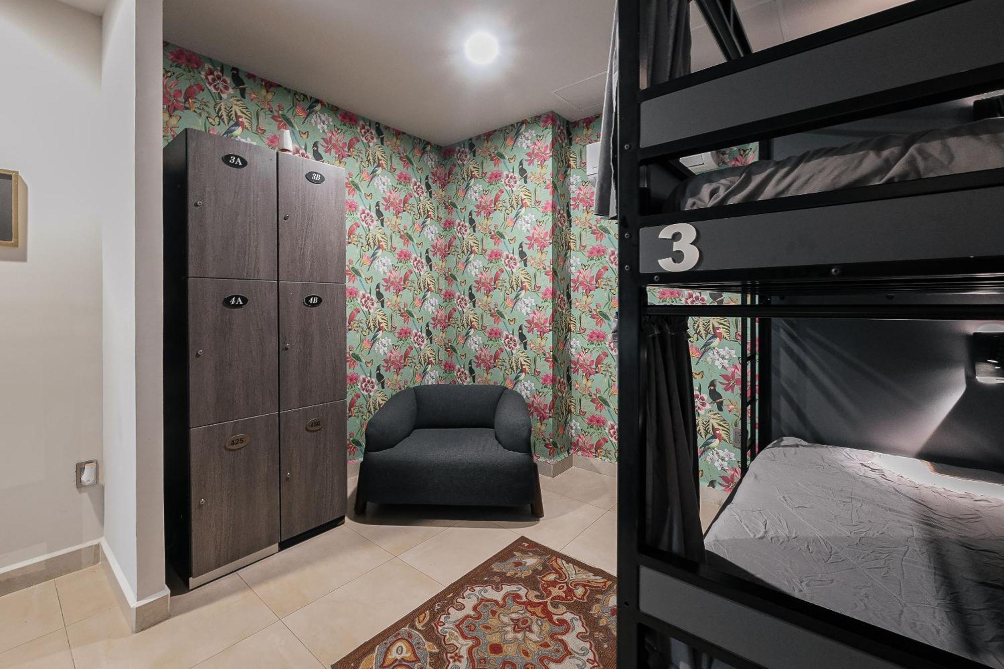 Mixed Hostal