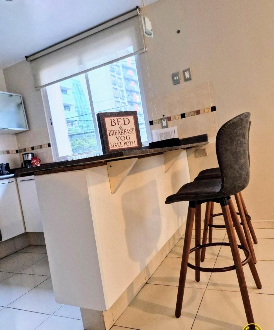 Homestay Acogedora Recamara Matrimonial Con Blackout - A Solo 2 Cuadras Del Wtc! Mexico City