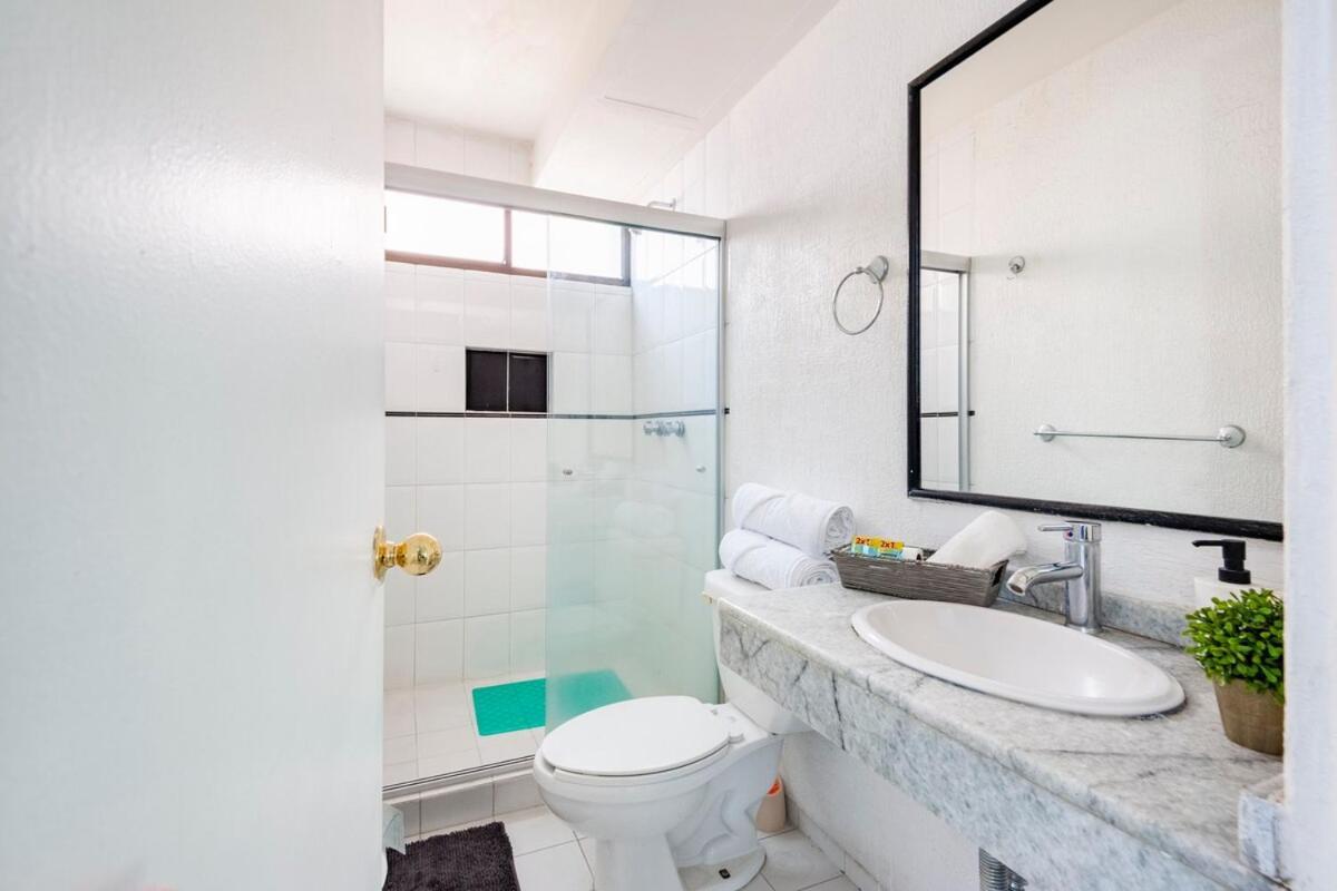 Spacious Located Very Close To Wtc Apartamento México DF