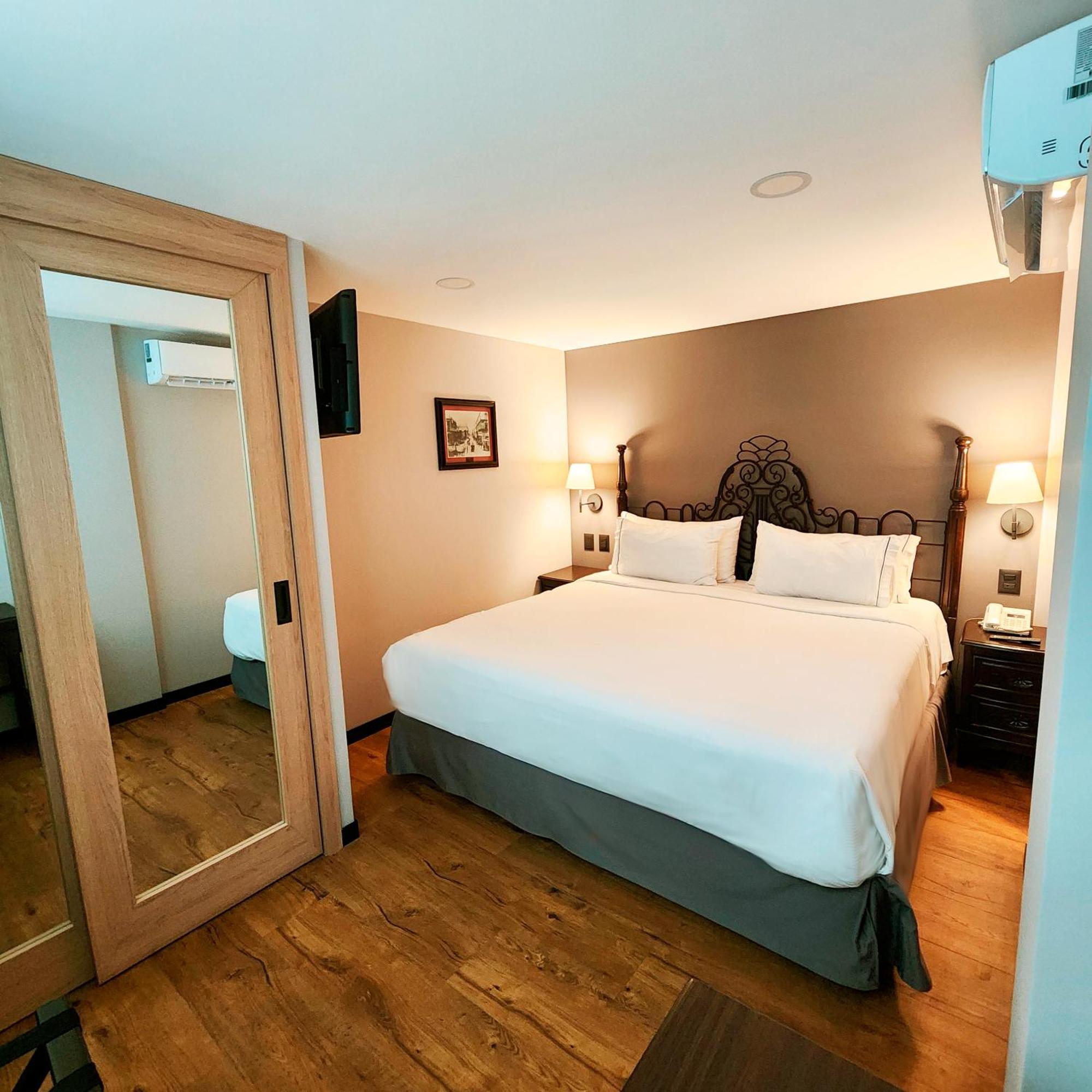 Canada Hotel
