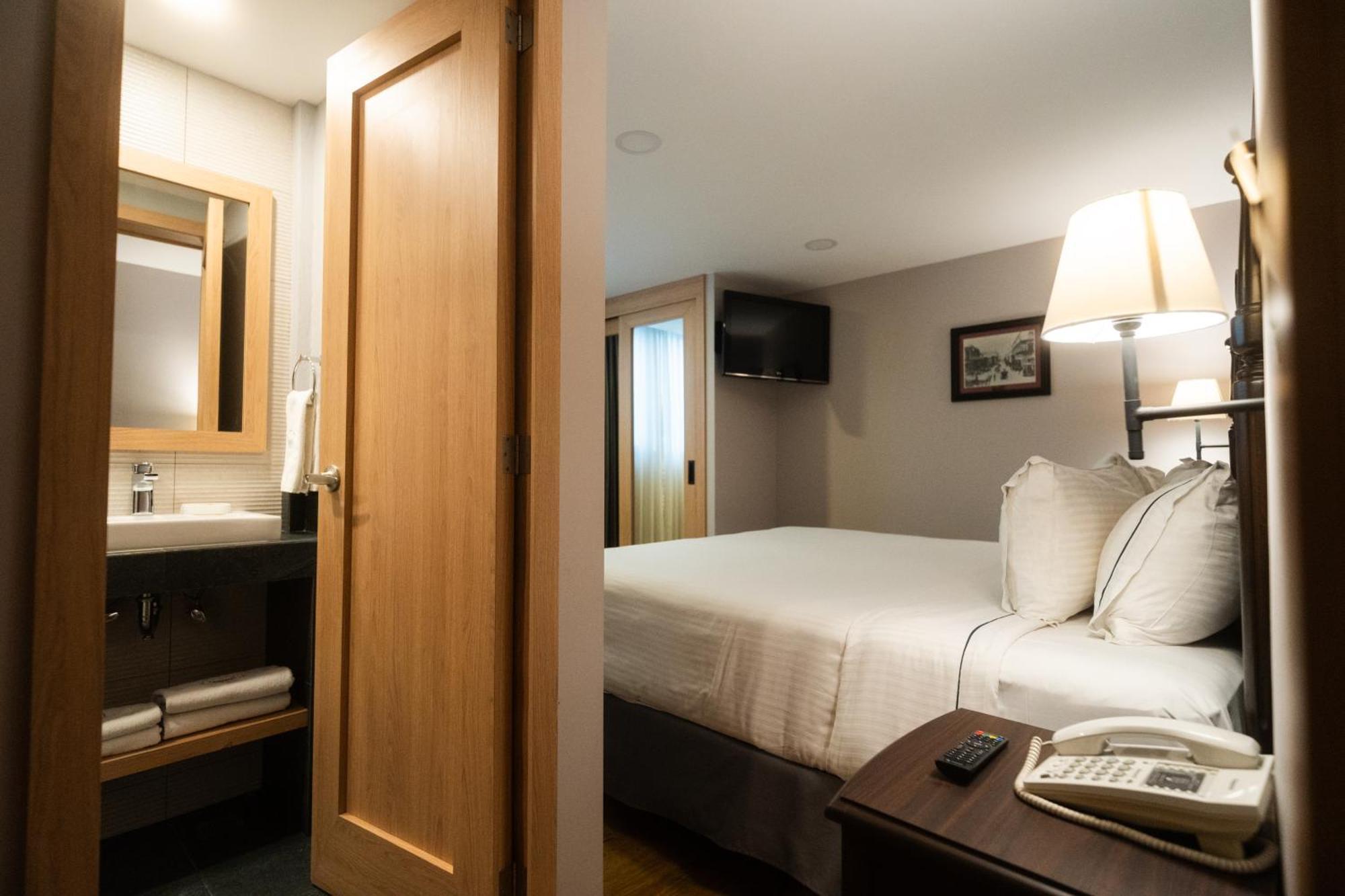Canada Hotel 4*