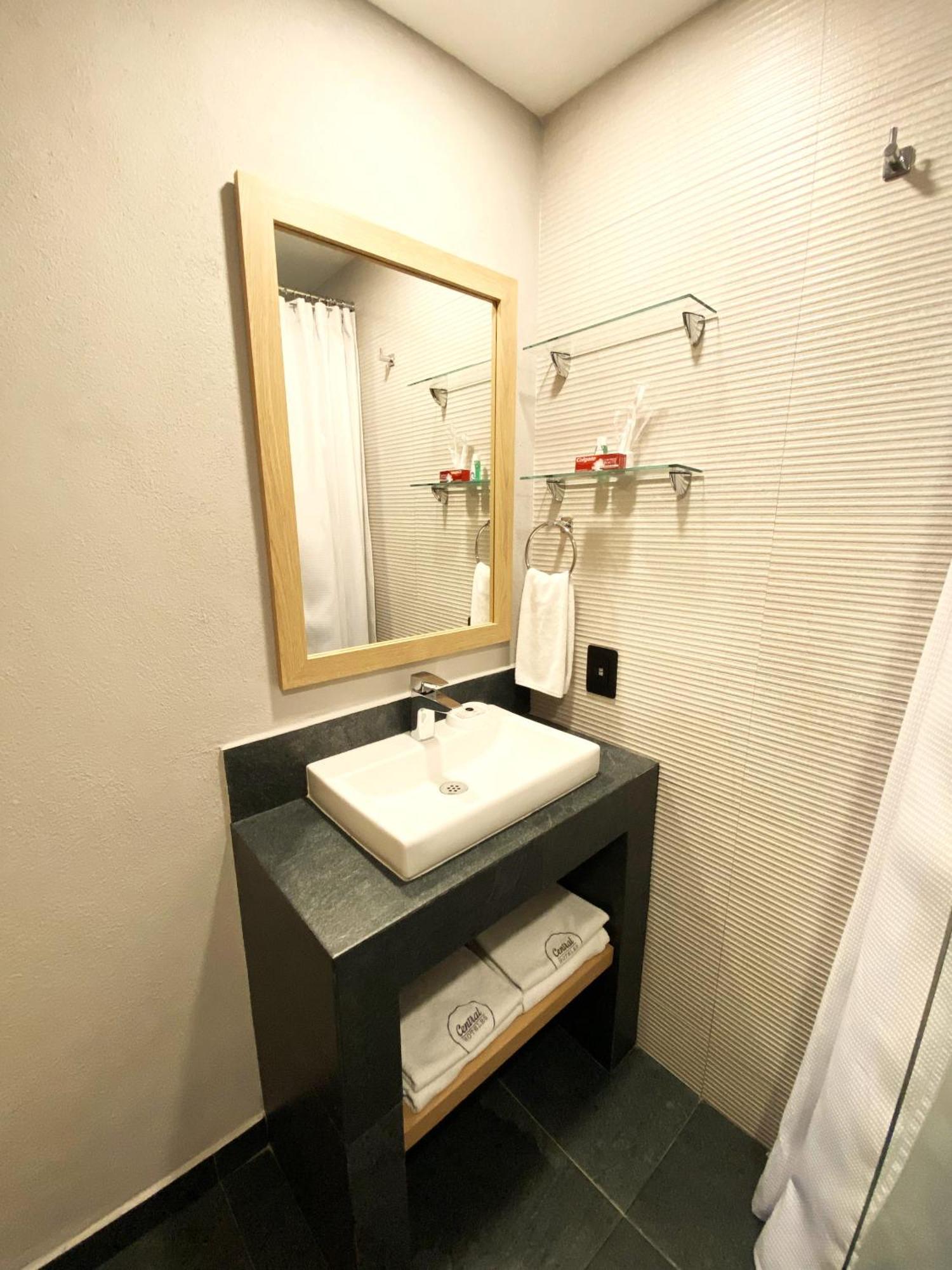 Hotel Canada 4*