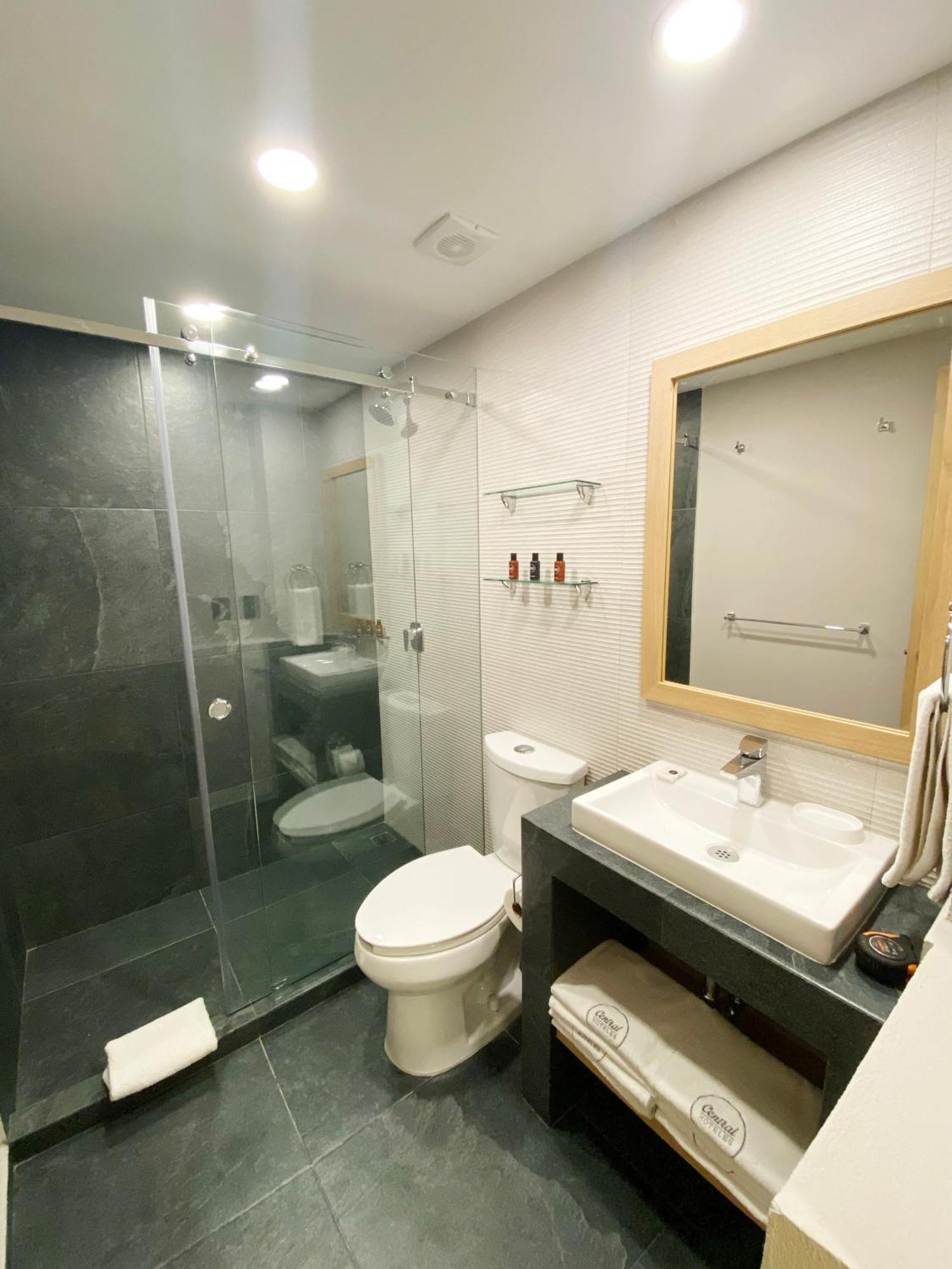 Hotel Canada 4*