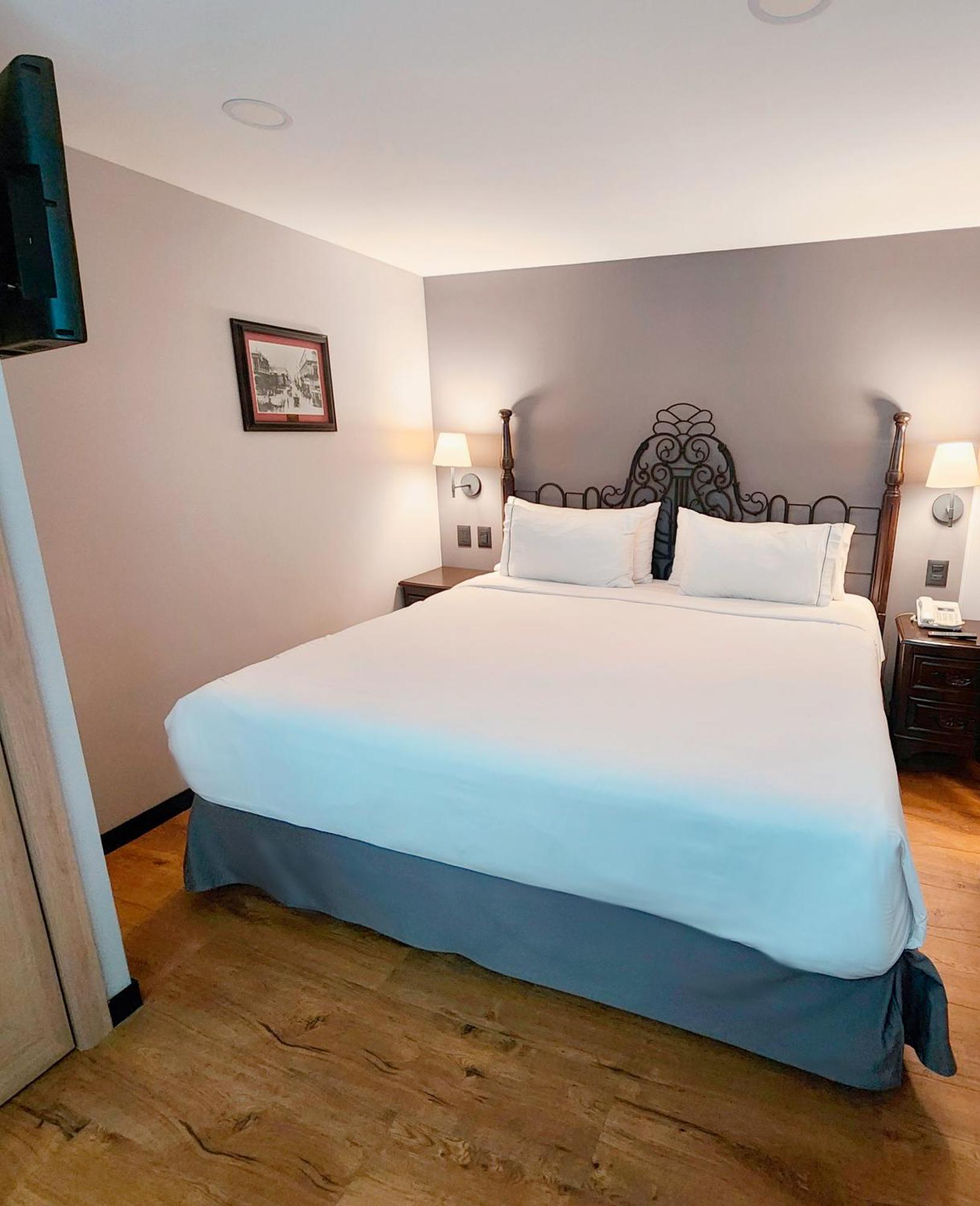 Hotel Canada 4*