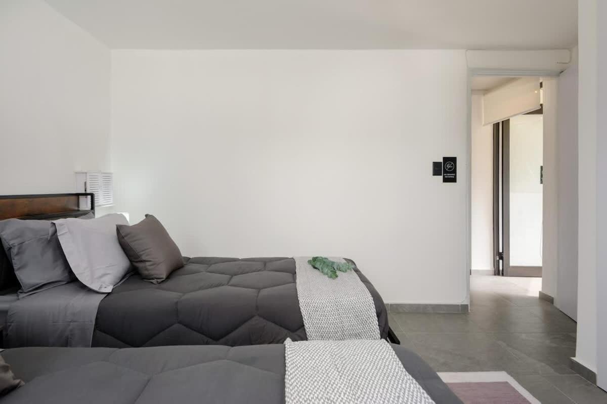 Wtc 1 Block Away - Total Comfort