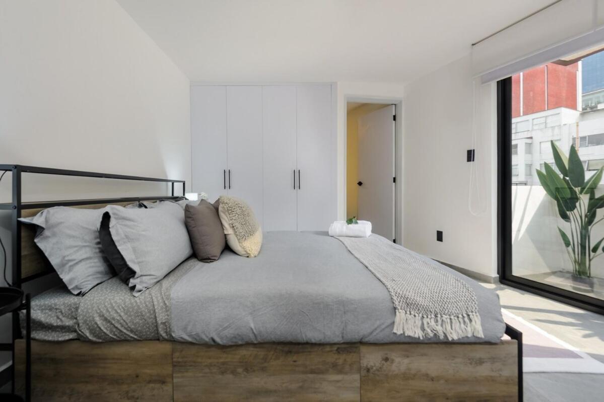 Wtc 1 Block Away - Total Comfort *