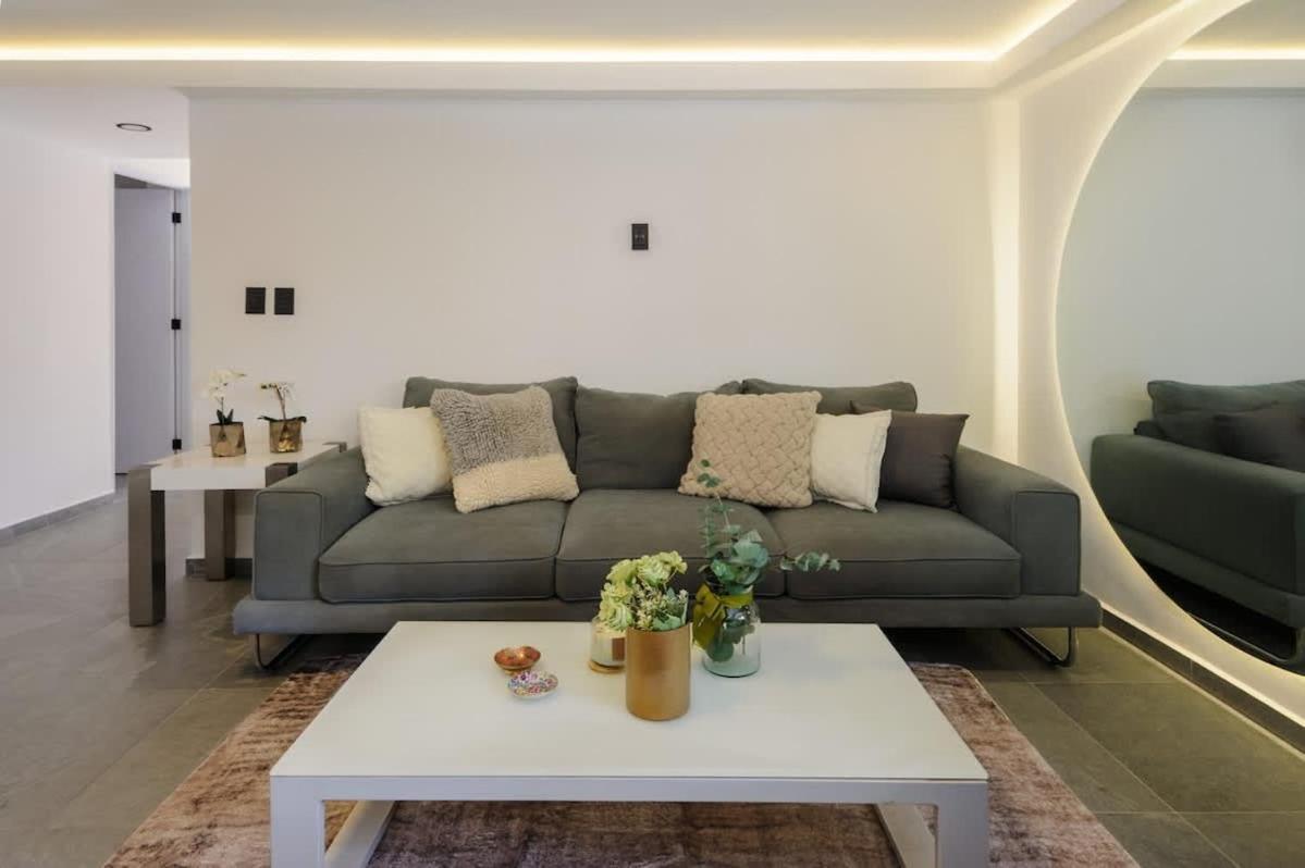 Apartment Wtc 1 Block Away - Total Comfort *