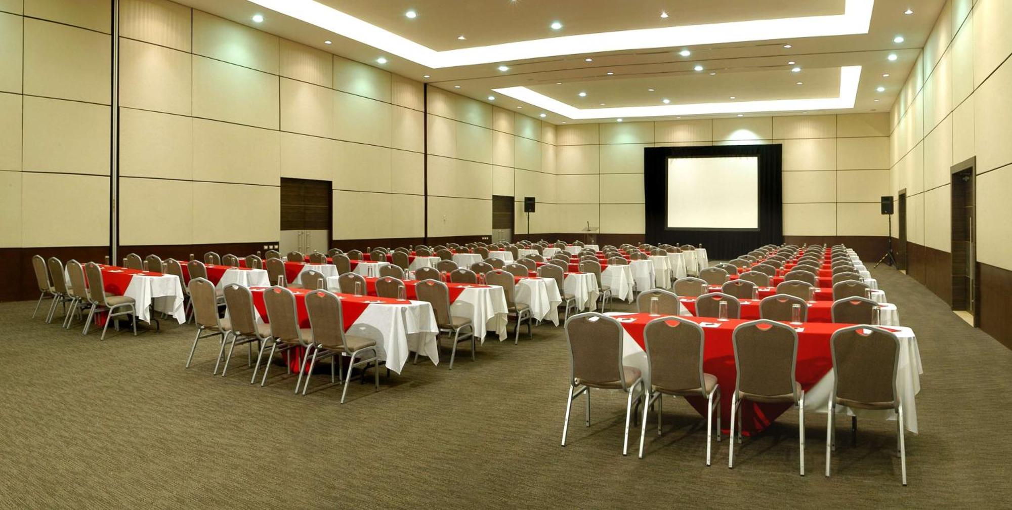 Nh Collection Mexico Airport T2 Hotel 4*