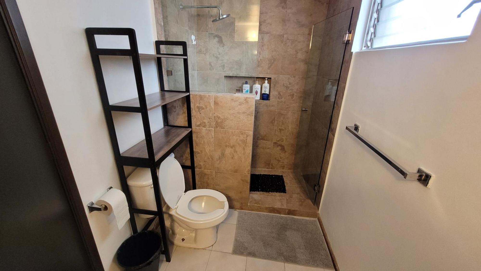 Habitación en casa particular Hermosa Doble Con Bano Privado *
