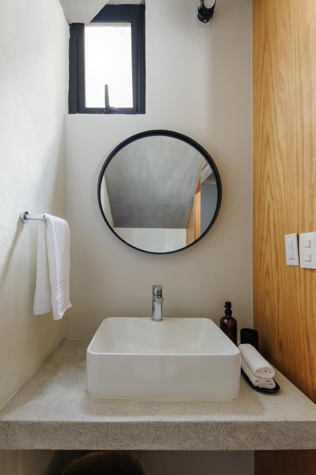 Apartamento New! Historic Colonial Duplex In Downtown