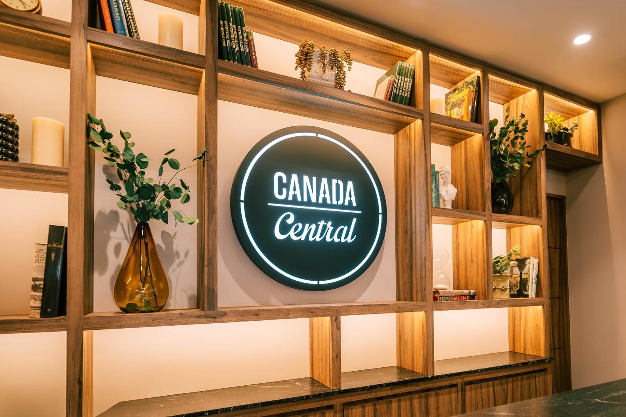 Hotel Canada 4*
