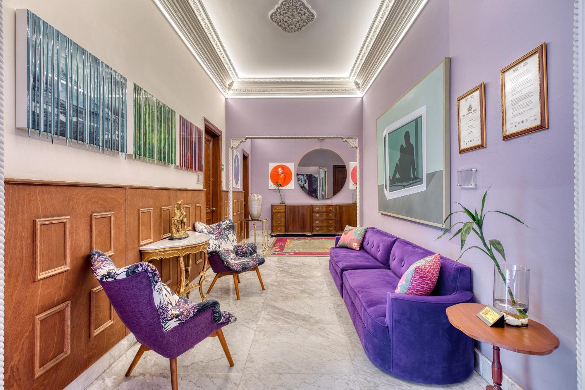 Hotel Pug Seal Polanco Anatole France