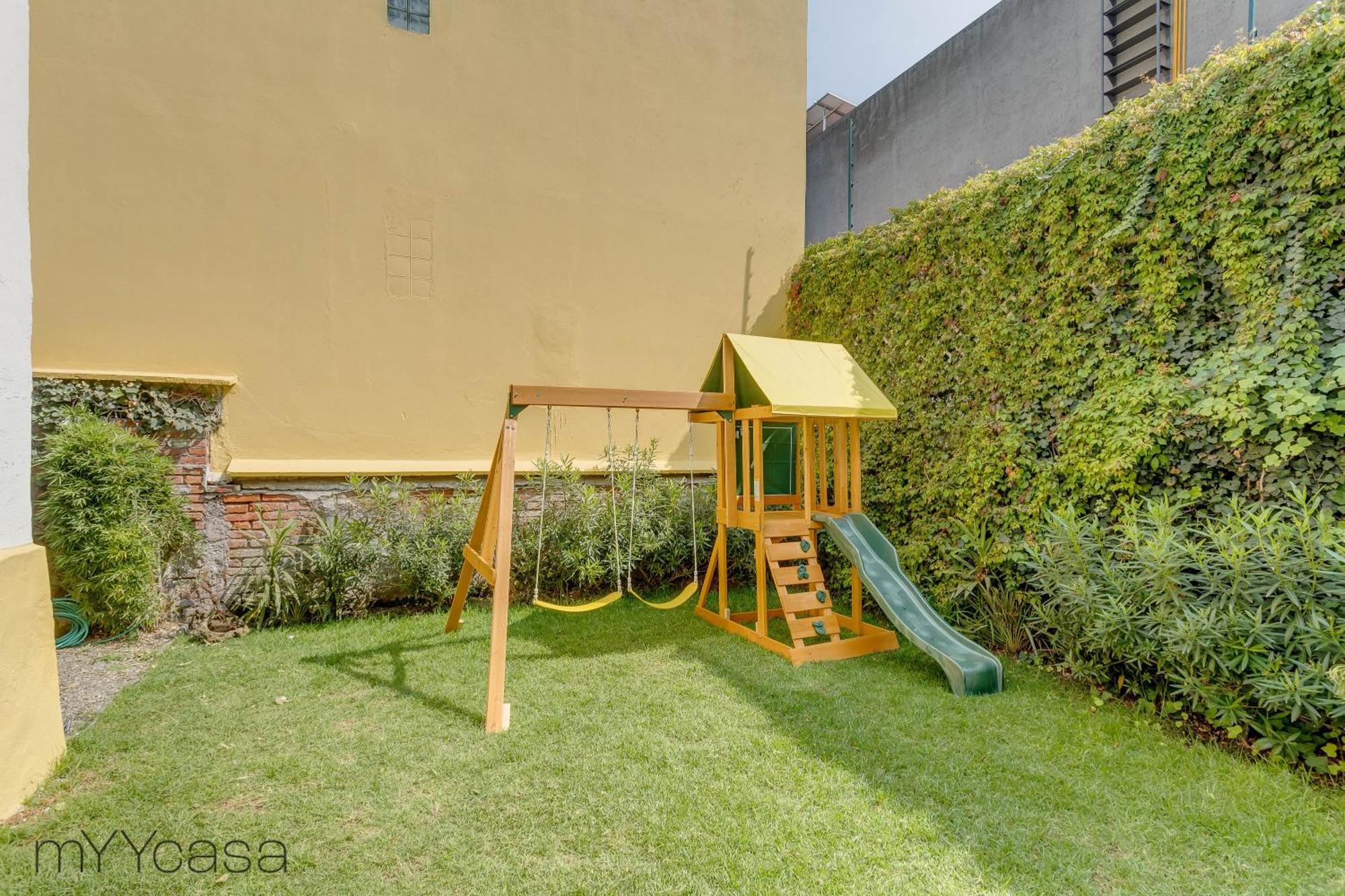 Villa Refurbished Mansion With Garden & Patio In Lomas - Monte Blanco México DF