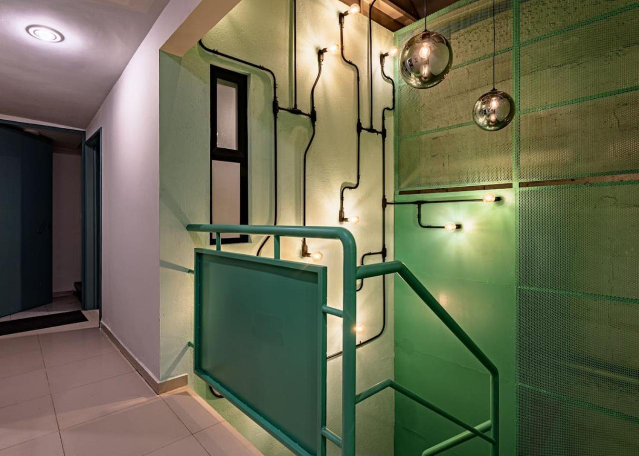 Gummy Bear Condesa House With Roof 24pax *