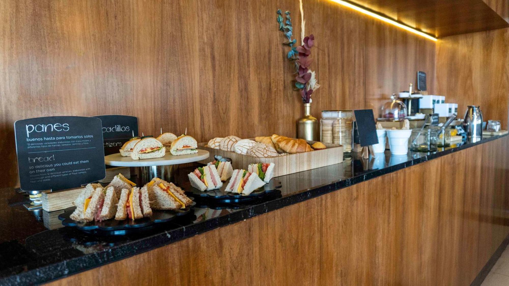 Hotel Nh Valle Dorado 4*
