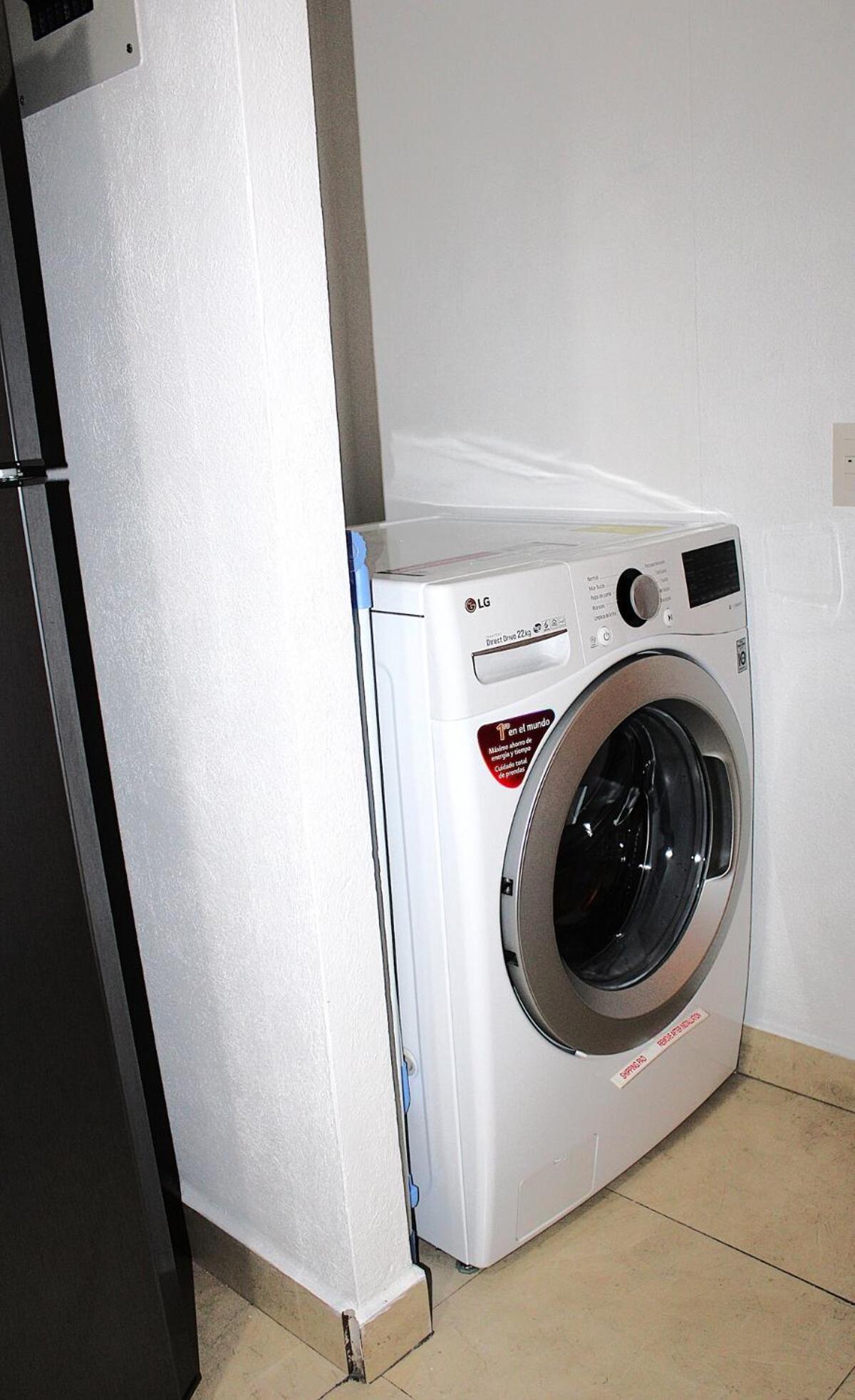 Apartamento 3 Recamaras, 4 Camas, 2 Banos, Estacionamiento *