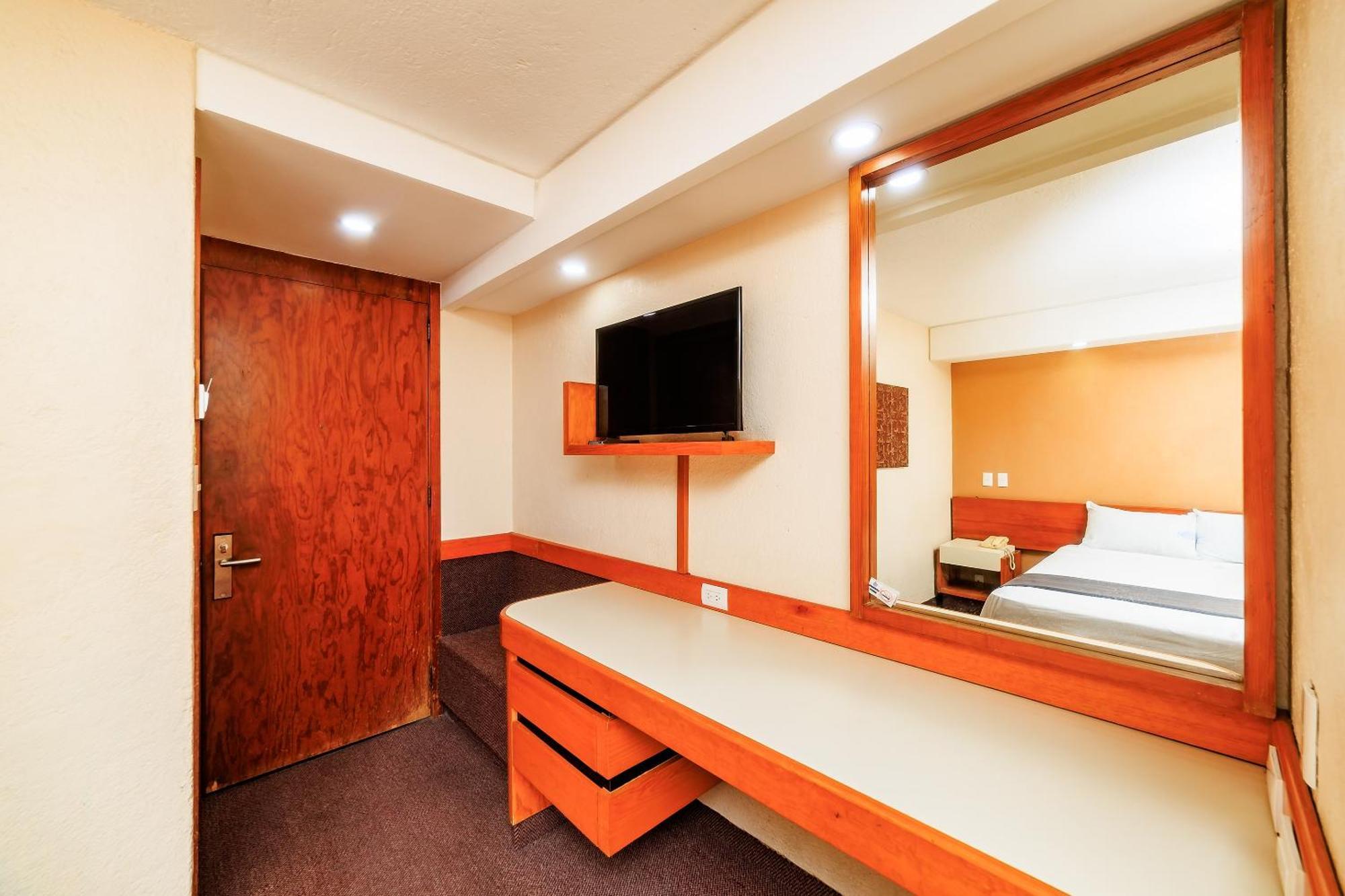 Hotel Oyo Hidalgo 3*