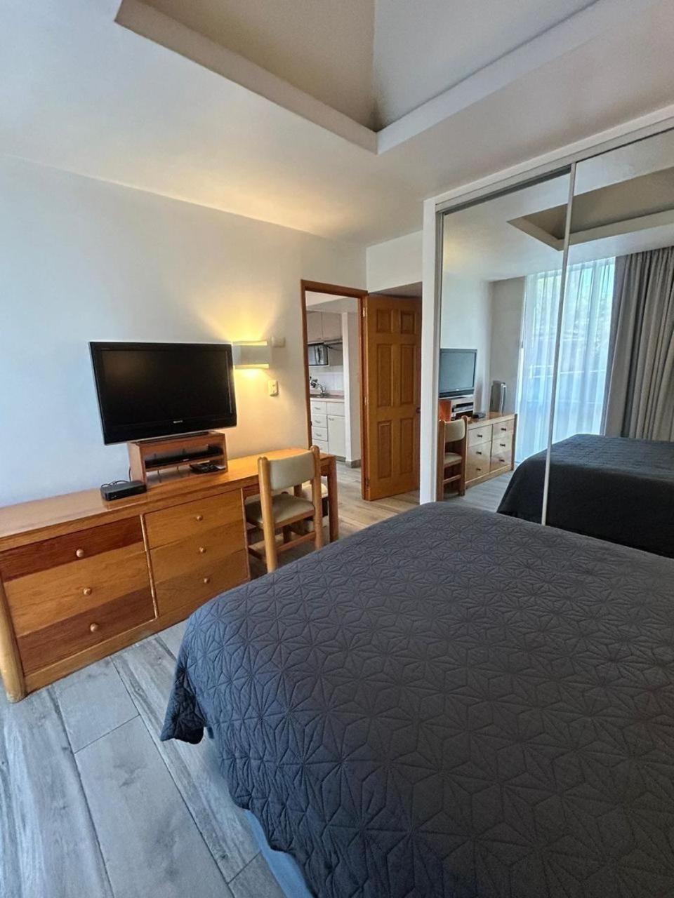 Hotel Arquimedes 33 *