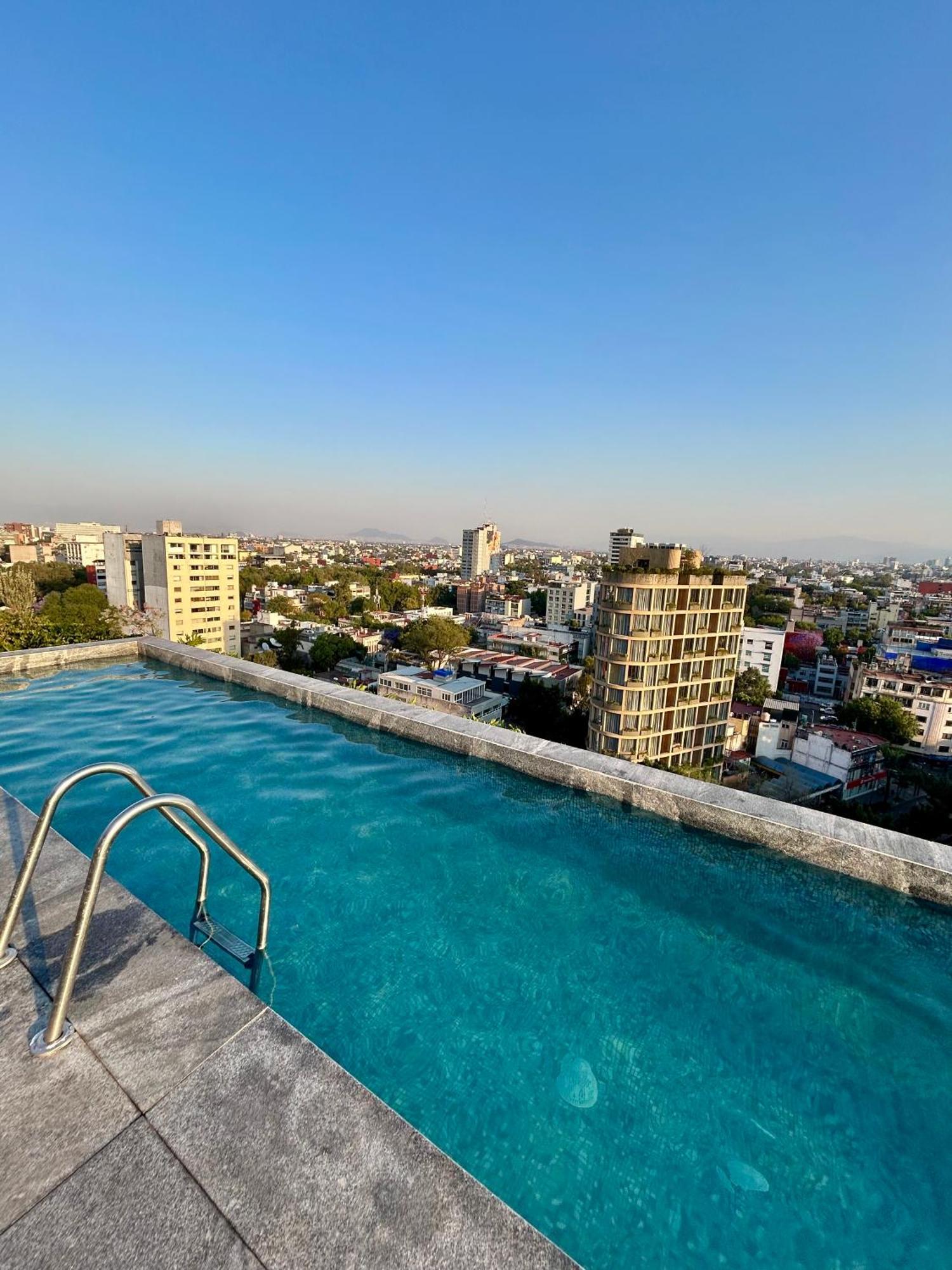 Roma Norte Pool, Gym, Rooftop, Coworking & Balcony Apartment
