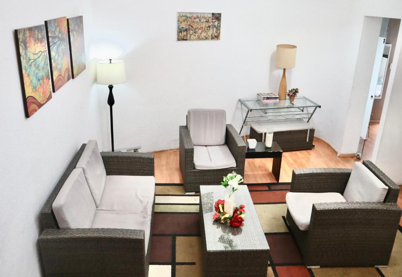 Hostal Location Ideal Viajeros Polanco México DF