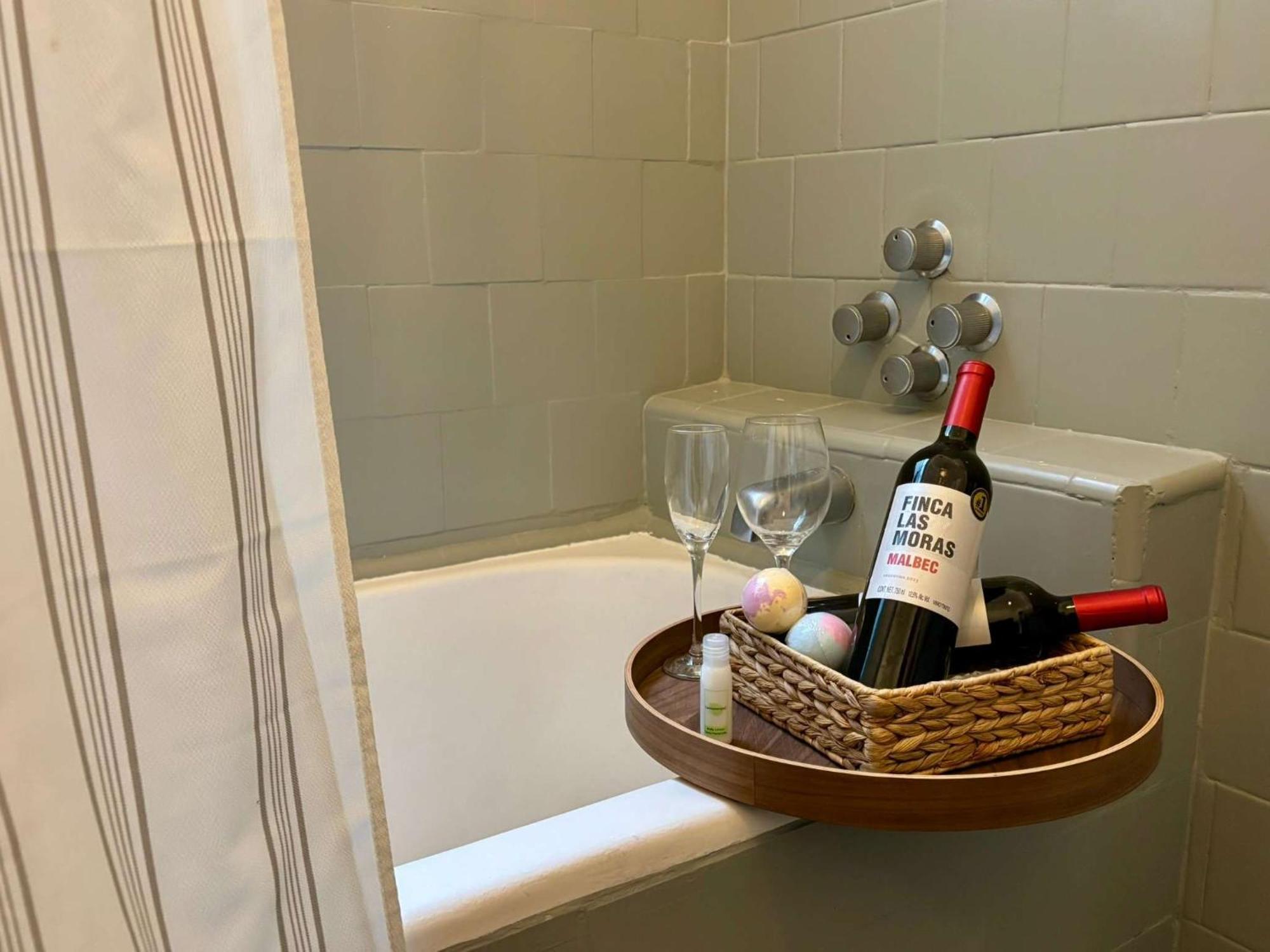 3 Bedroom Double Place & Condesa