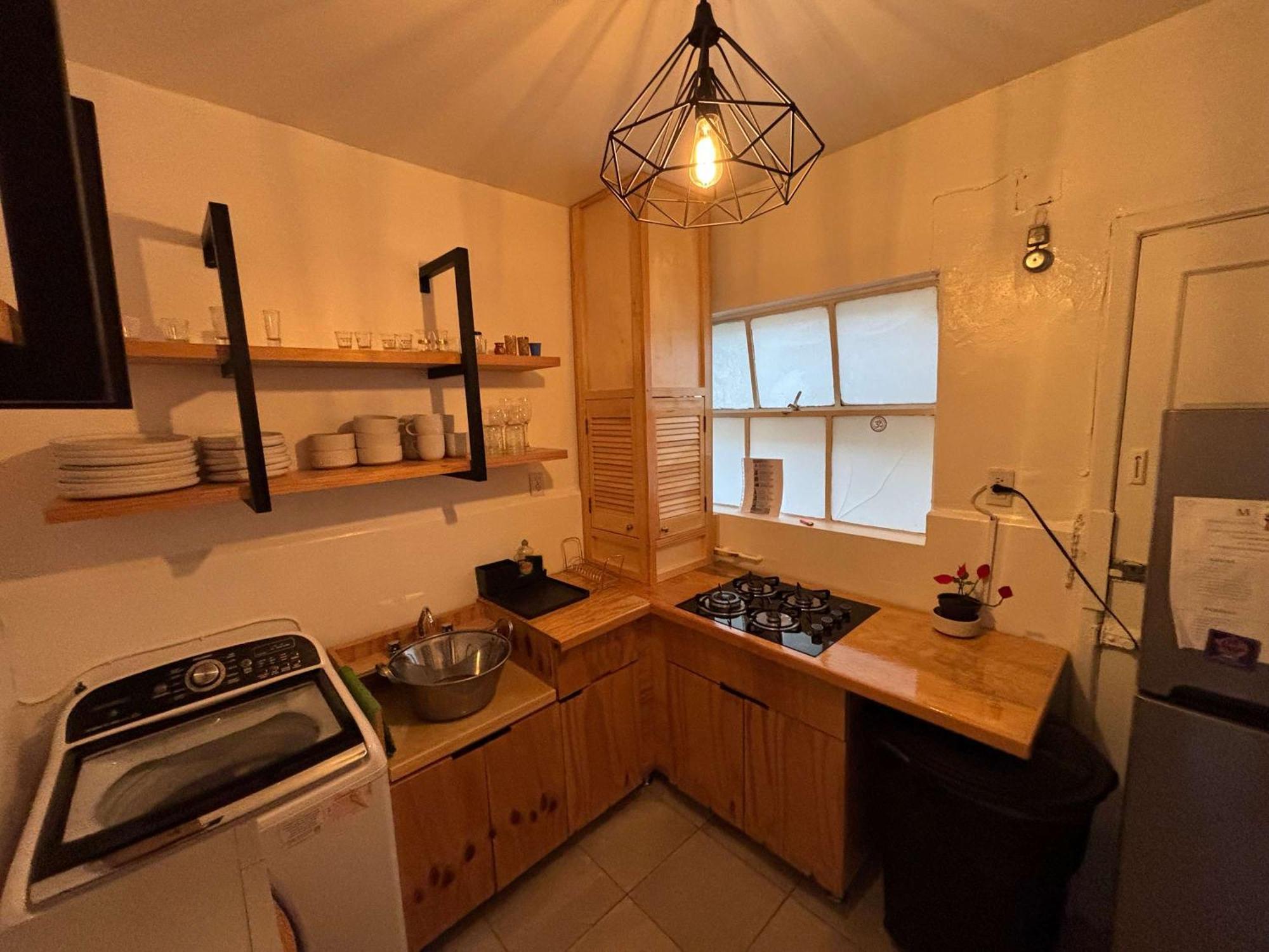 2 Bedroom Hipster In Esquina Del Chilaquil Apartamento