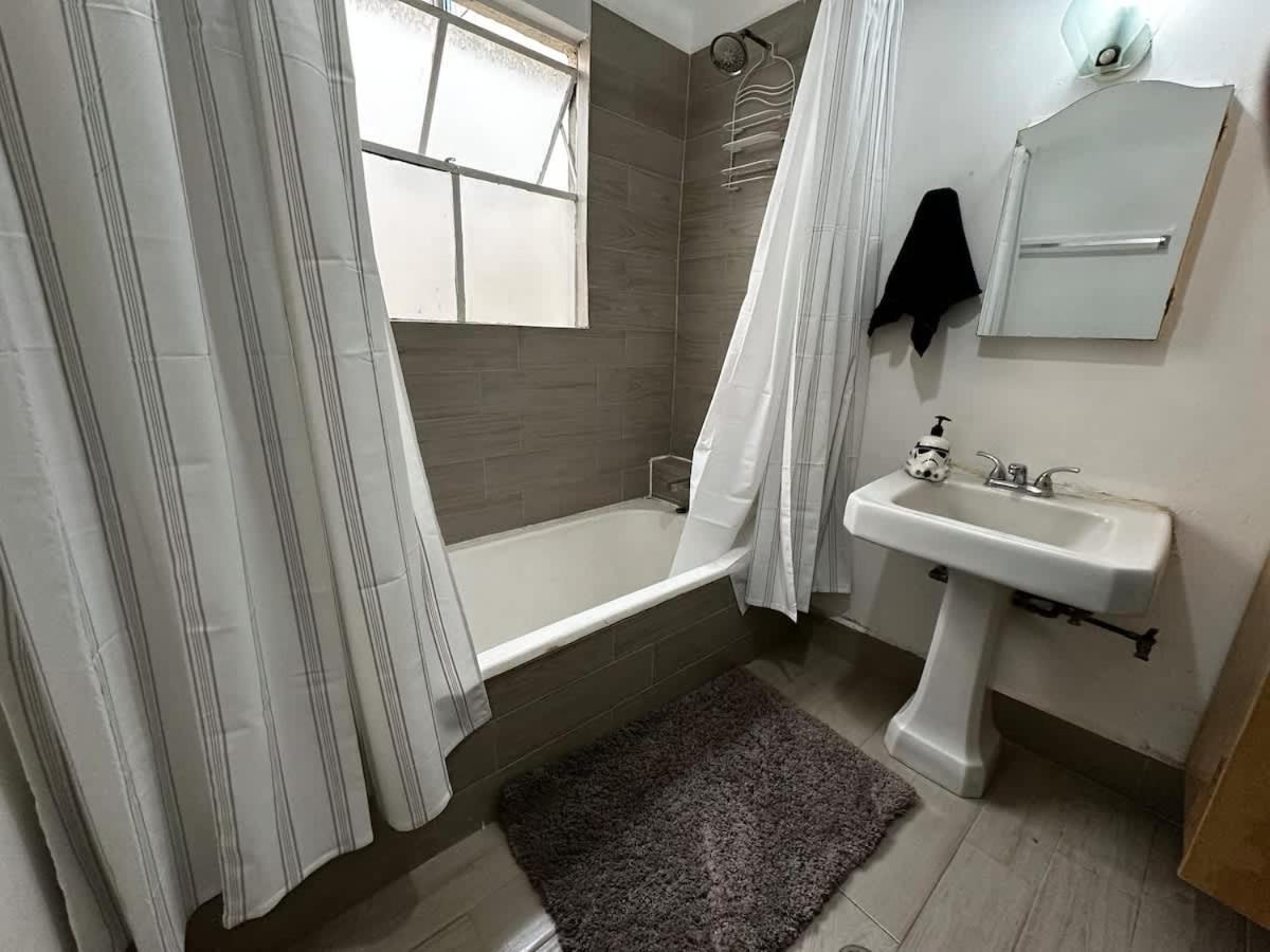 2 Bedroom Hipster In Esquina Del Chilaquil