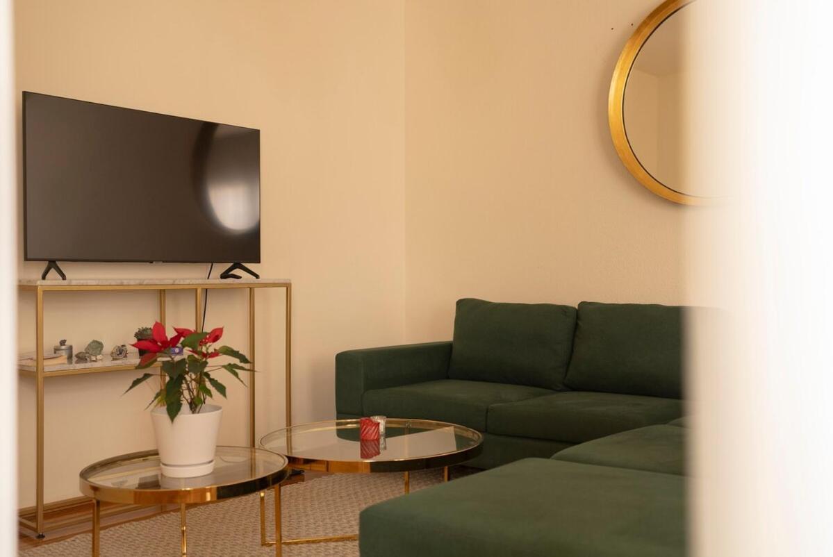 Comfort And Style In Condesa Apartment *