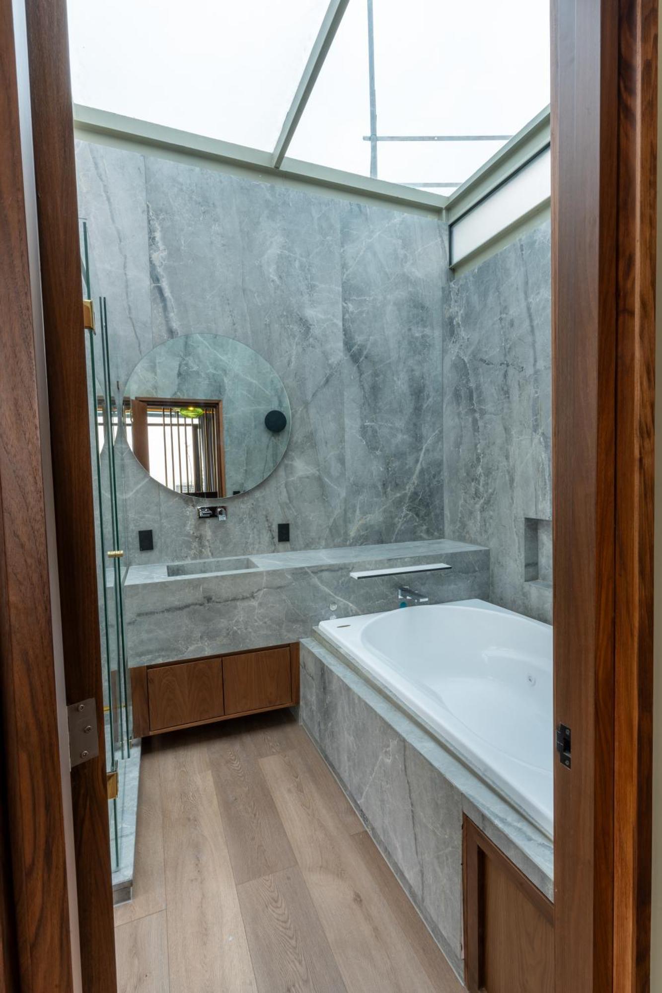 Beautiful Ph With Private Jacuzzi