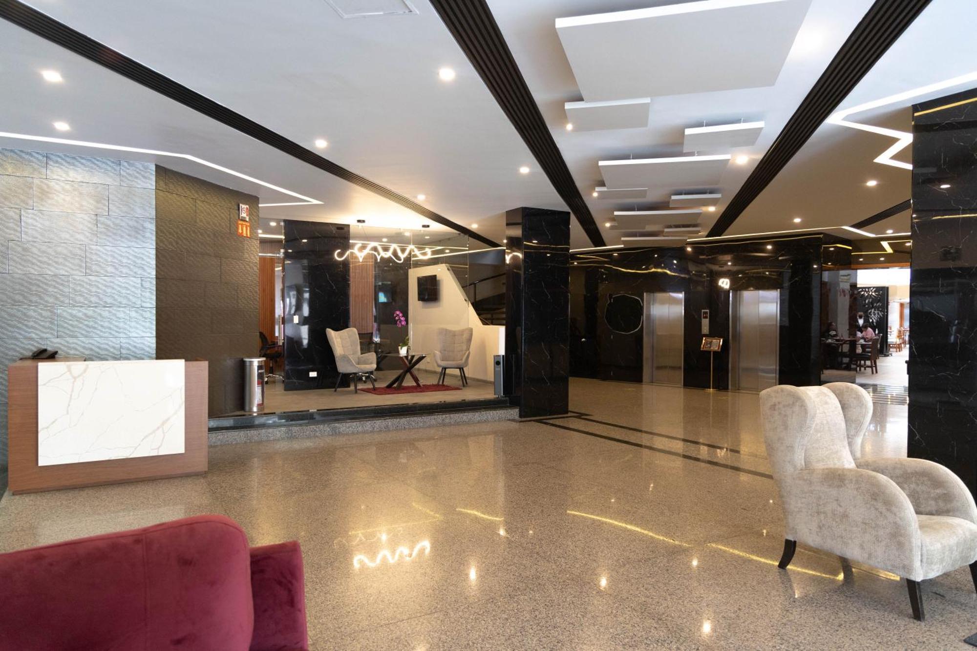 Abastos Plaza Hotel