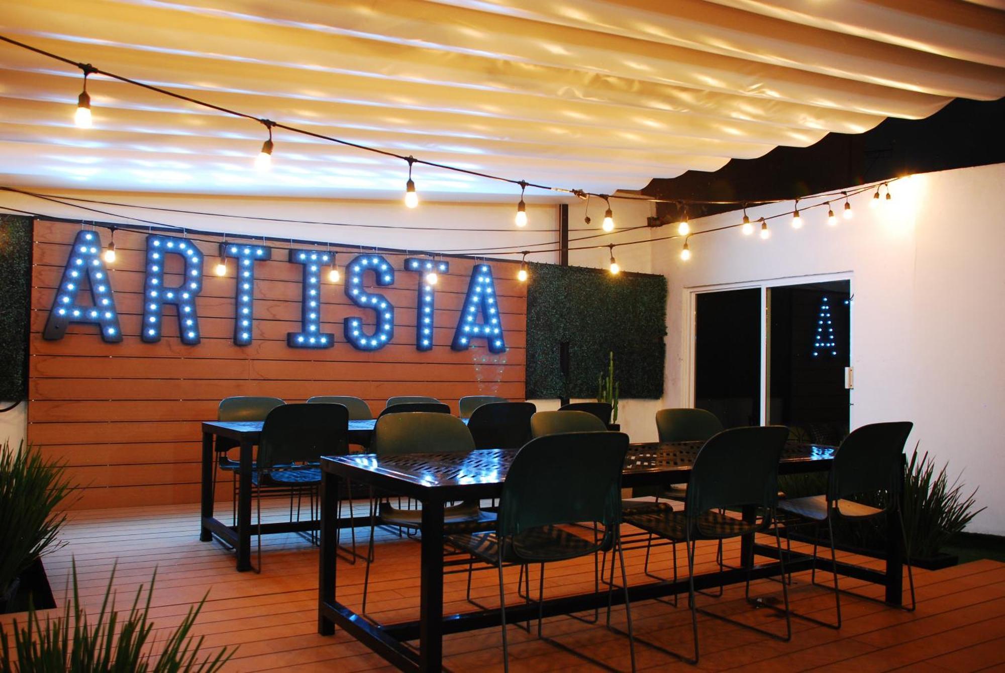 Wanderlust District Hostal