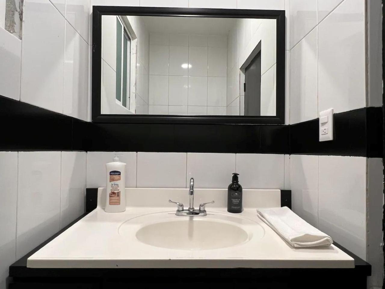 Spacious In The Chic Polanco District Apartment *