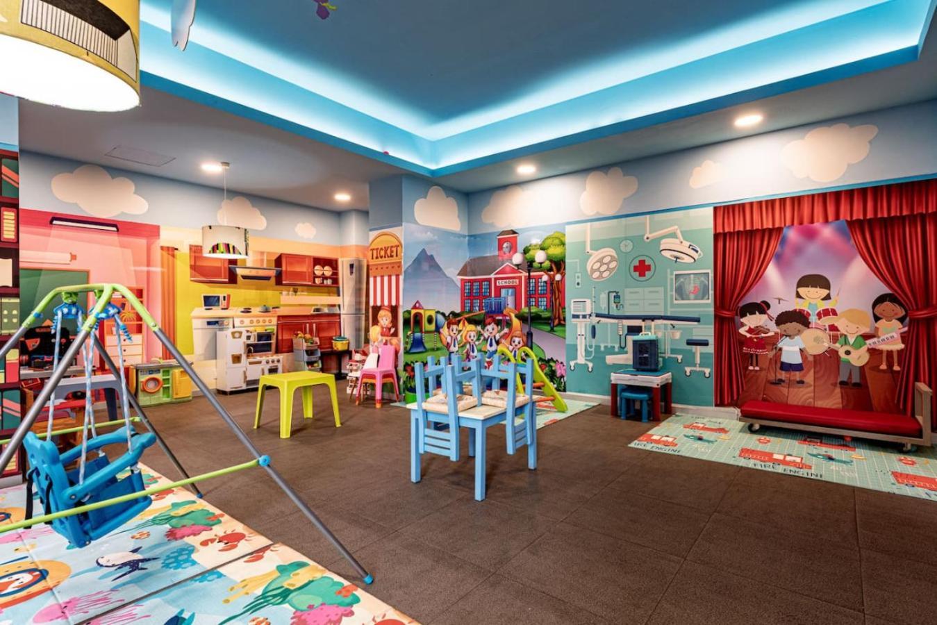 Stylish With Pool And Gym