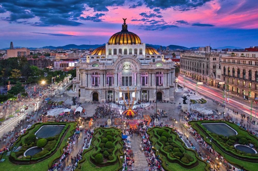 10 Minutes Away From Zocalo