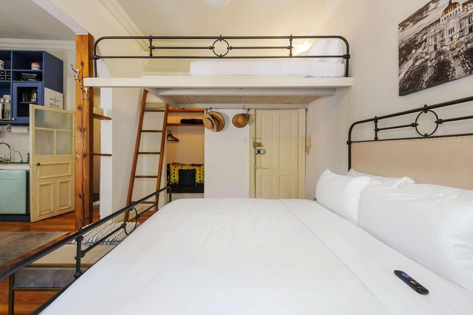 Marvelous Loft With Great Balcony In Roma Norte Mexico City