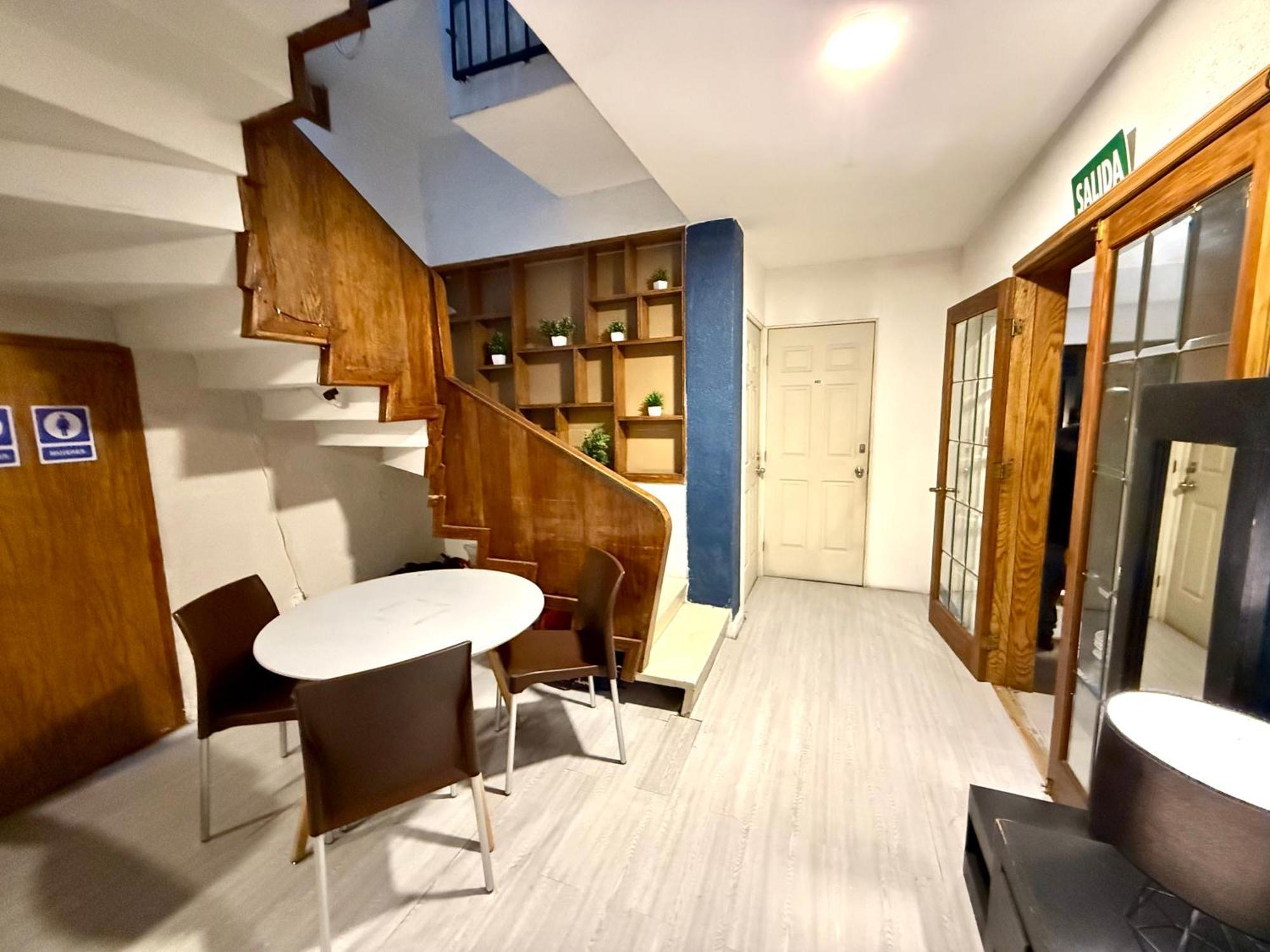 Pensión Rms Hostal - Condesa