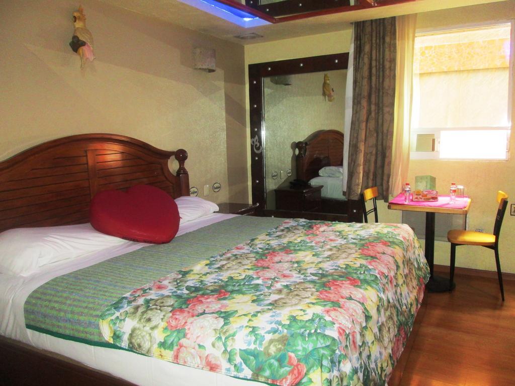 Hotel Real Azteca