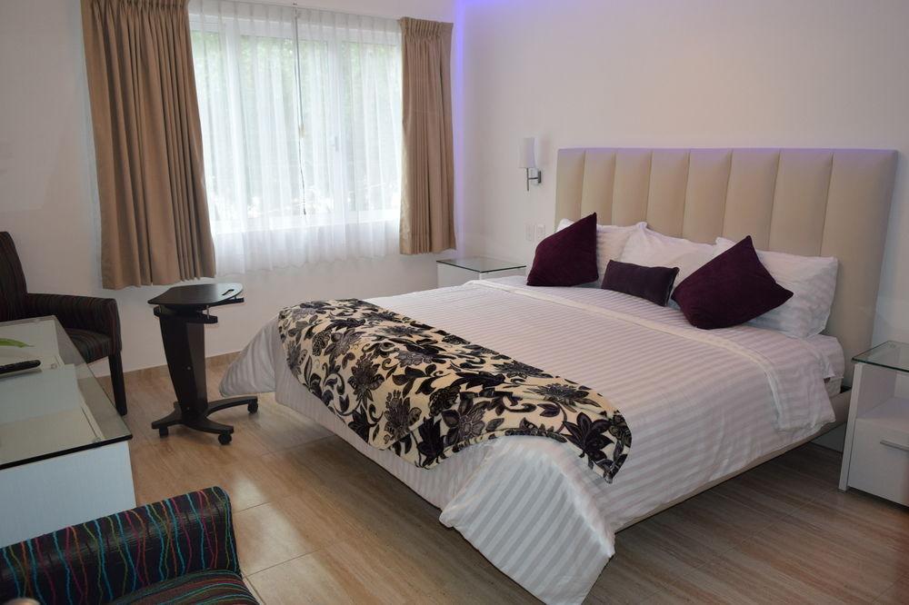 Condesa 185 Hotel 4*