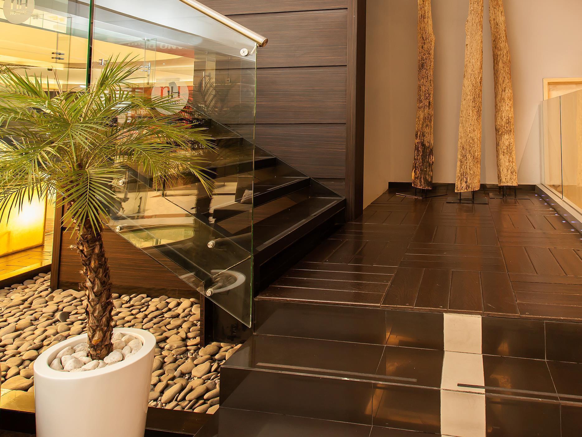 Nh Valle Dorado Hotel 4*