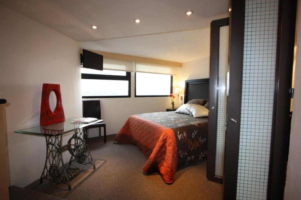 Aztic And Executive Hotel