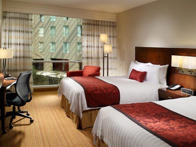 Courtyard By Marriott Airport Hotel 4*