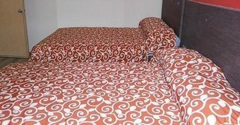 Dharma Hotel 2*