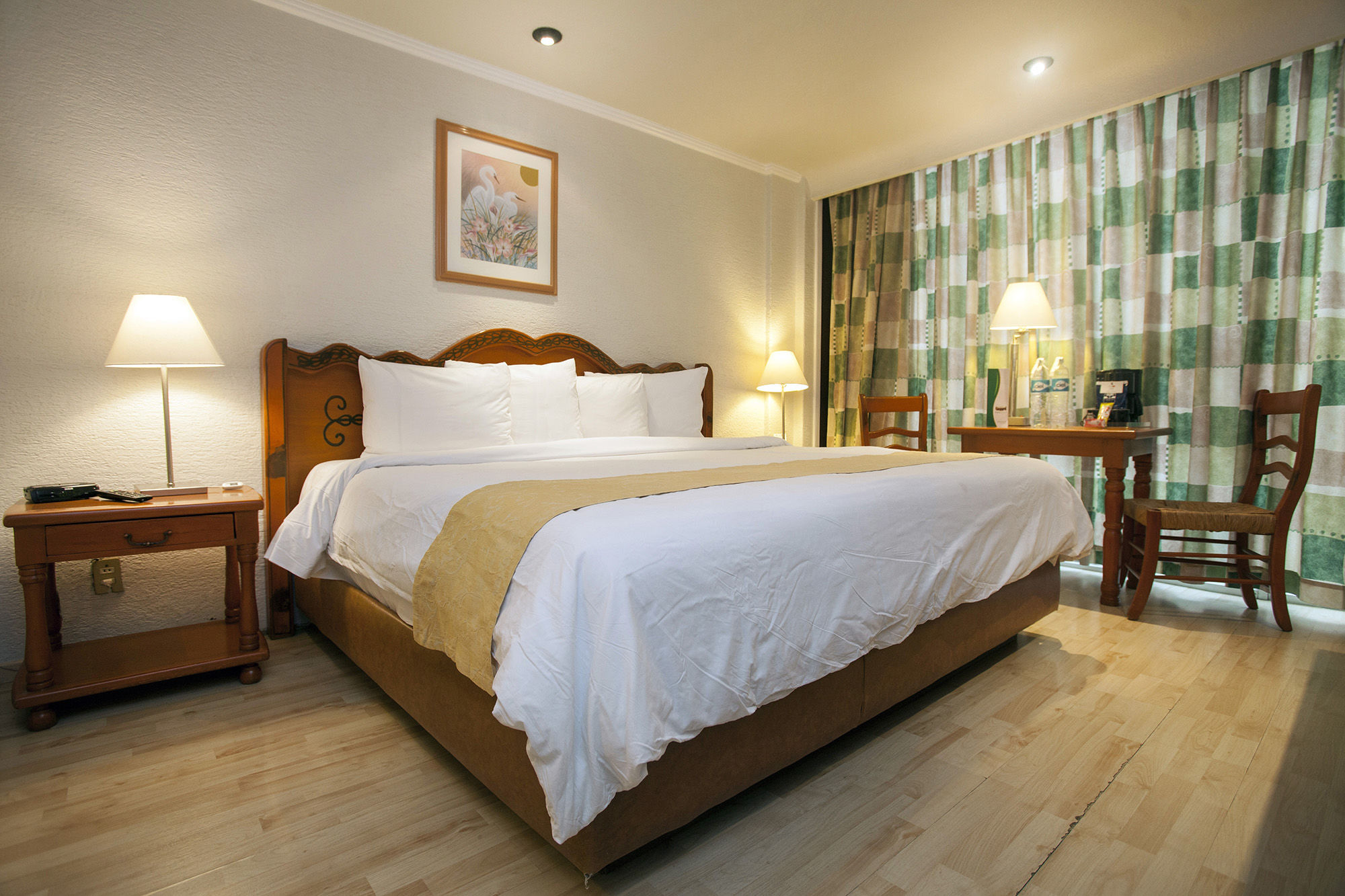 Hotel Pf 4*