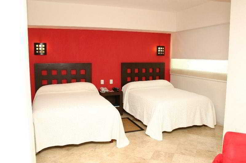 We Aeropuerto Hotel 4*