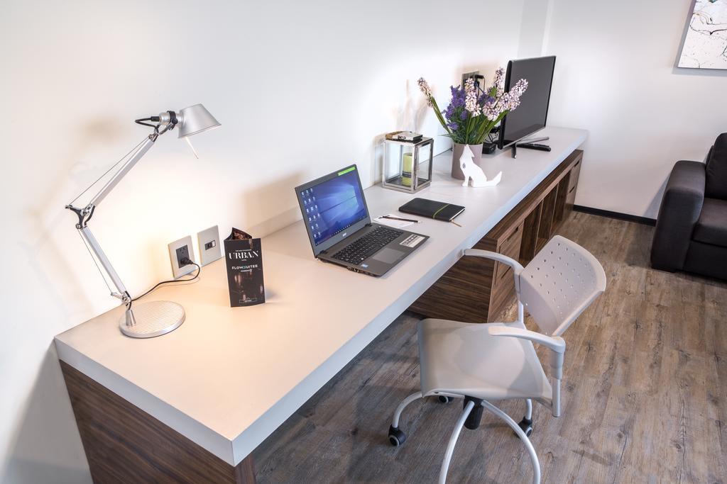 Flowsuites Wtc Apartahotel