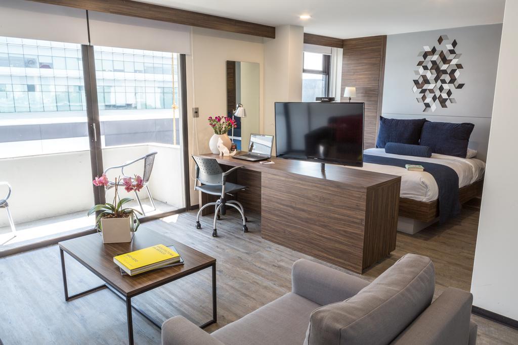 Flowsuites Wtc 4*