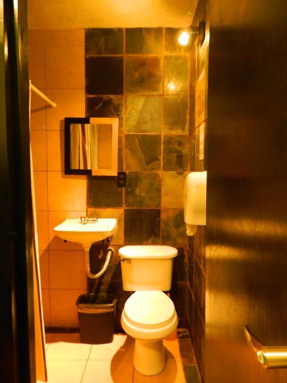 Zona Rosa Hostal