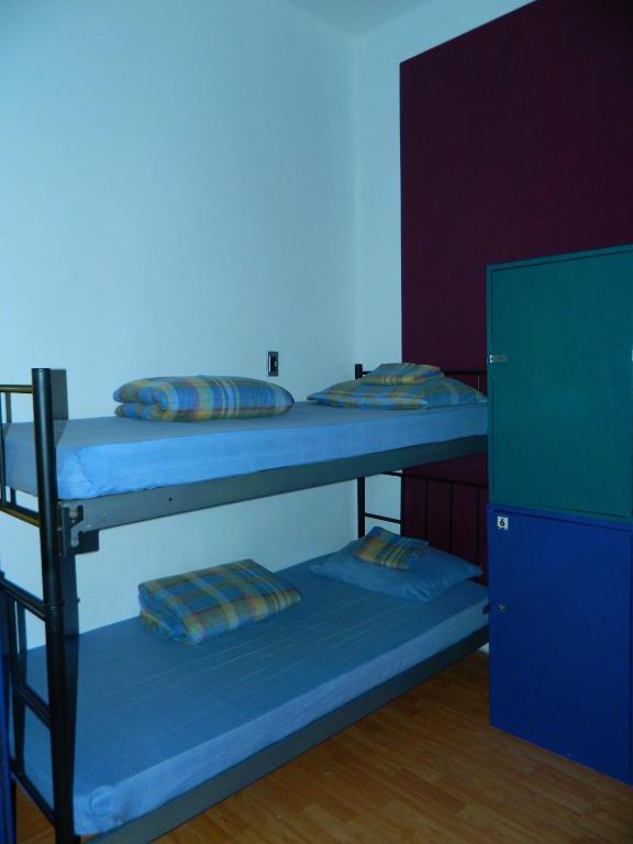 Zona Rosa Hostal *