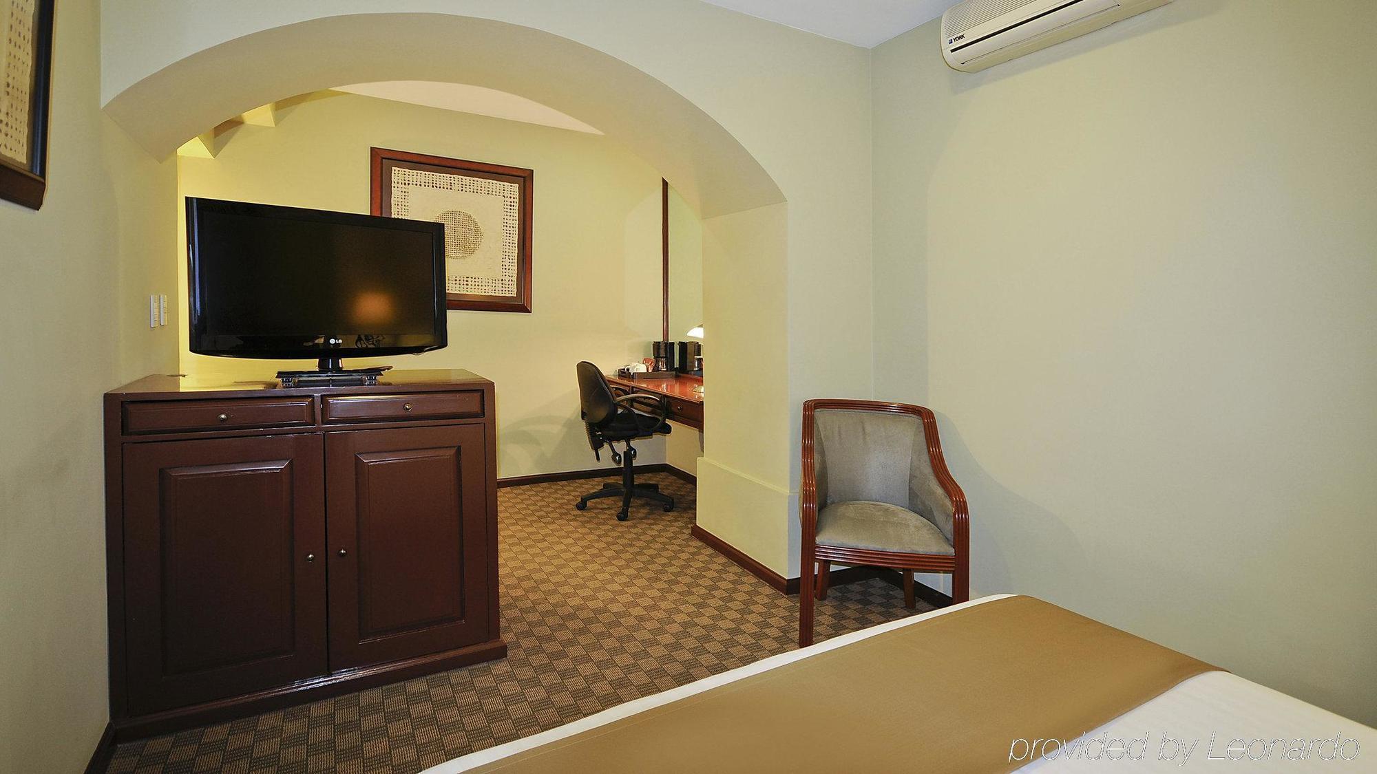 Hostal Zona Rosa *