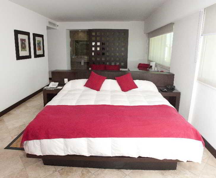 We Aeropuerto Hotel